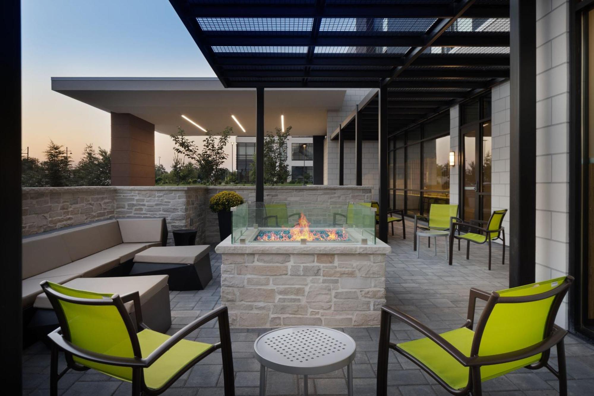 Springhill Suites By Marriott بولينغ غرين المظهر الخارجي الصورة